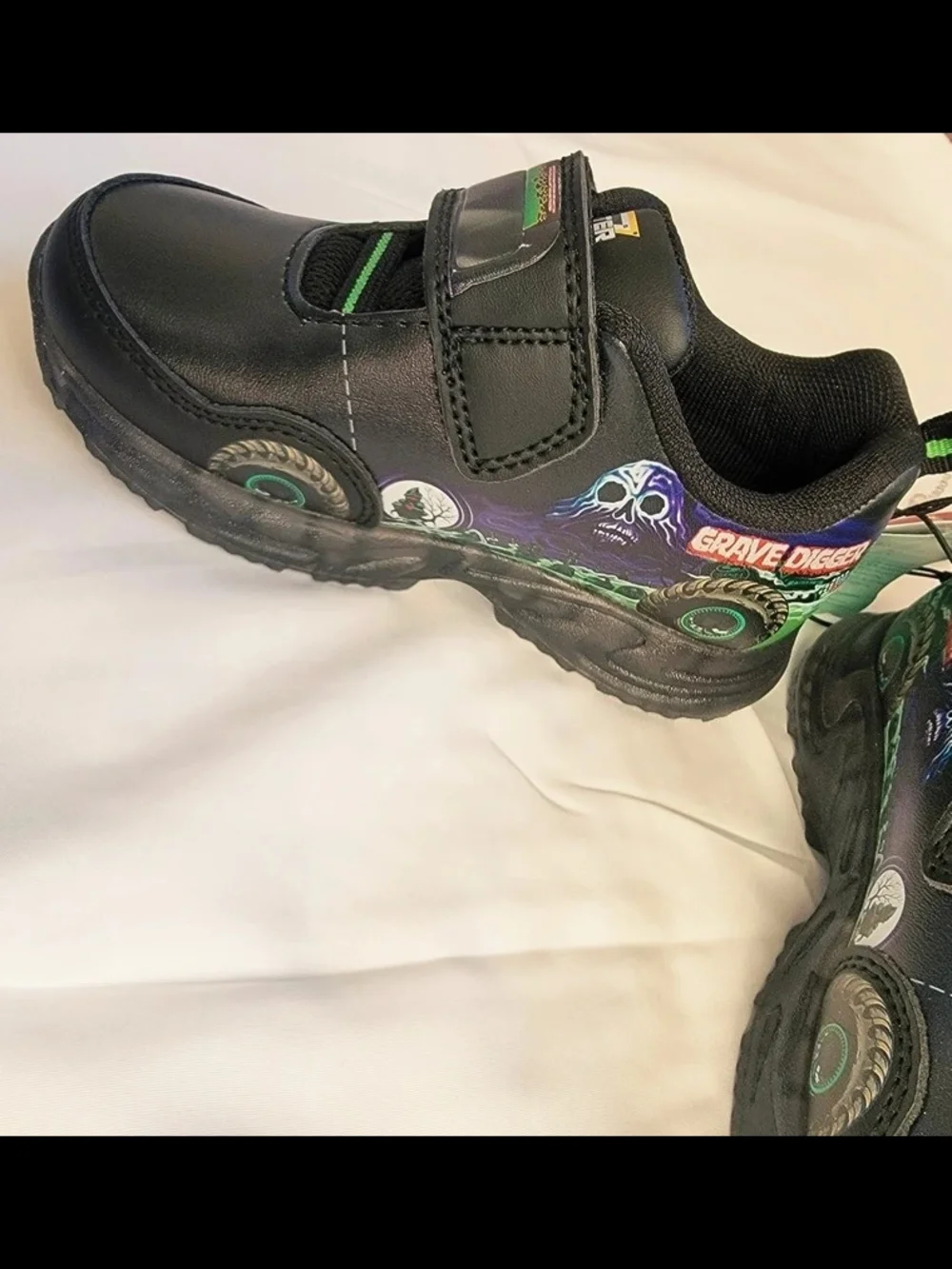 Monster Jam Grave Digger Toddler Black and Green Slip-On Sneakers Size 8